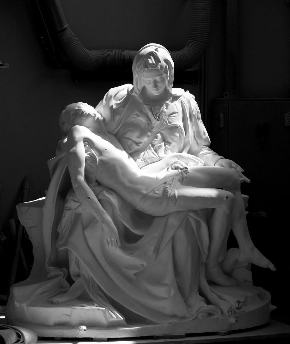 La Pieta by michelangelo in plaster.